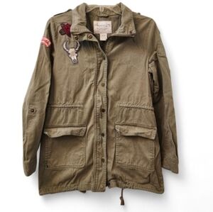 ​American Eagle Olive Green Patched Utility Jacket | Rose & Buffalo Skull | M
